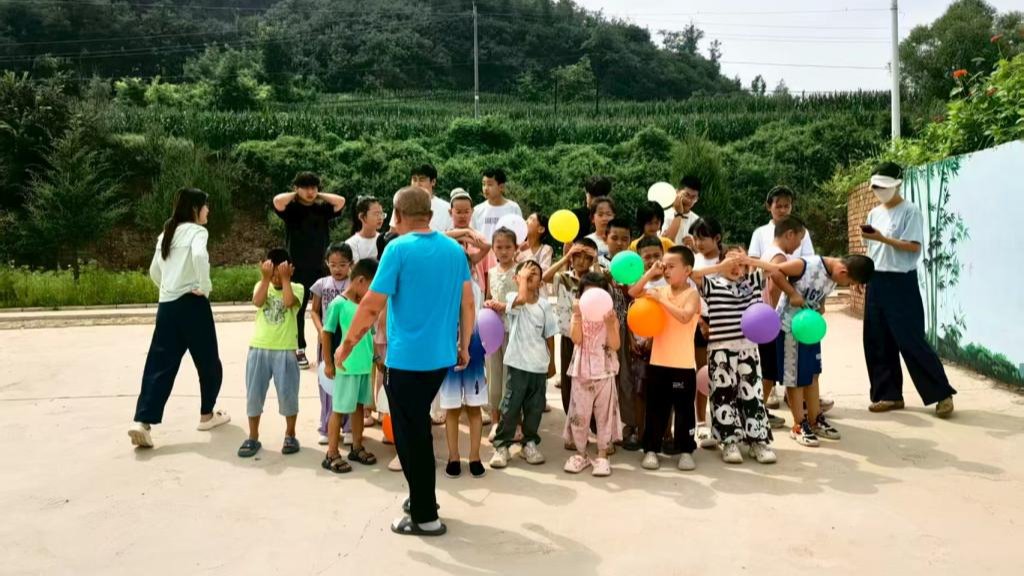 驻村第一书记杜玉文前期通过走访调研摸